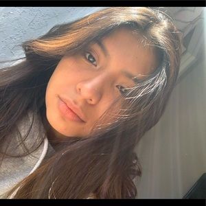 Meet your Posher, Violeta